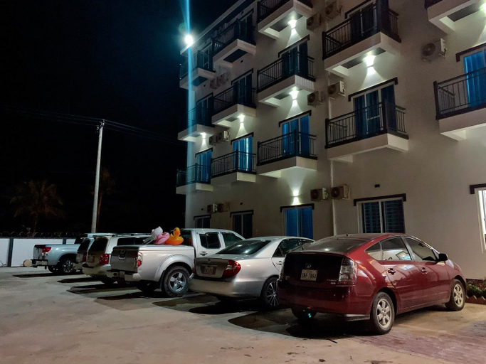 Parking lot 5, Kampot Paradise Hotel, Kampot
