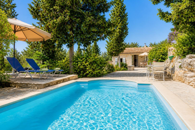 Sport & Beauty 2, Millers Cottage Large Private Pool AC WiFi, Ionian Islands