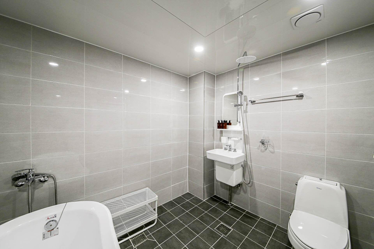 Bathroom 3, Hotel Yeogiuhtte Donghae Mukho, Donghae