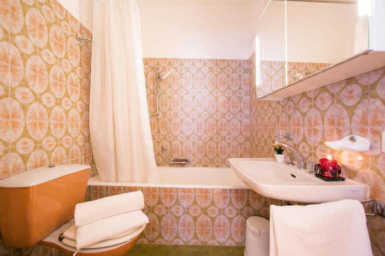 Bathroom, Kiki House, Lugano