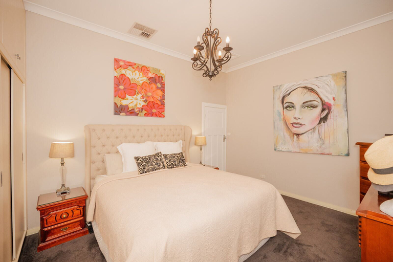 Room 5, Cozy Cottage with Kitchen & Patio, Tamworth Regional - Pt A