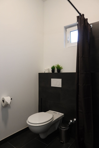 Bathroom 3, nurHotel, Stormarn