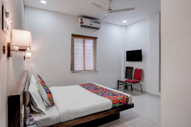 Room 5, Fabhotel Blue Inn, Ahmadnagar