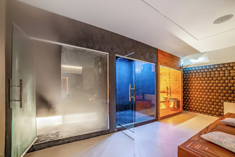 Spa 3, 7br Luxury Villa - Pool, Garden & Parking, Lecce