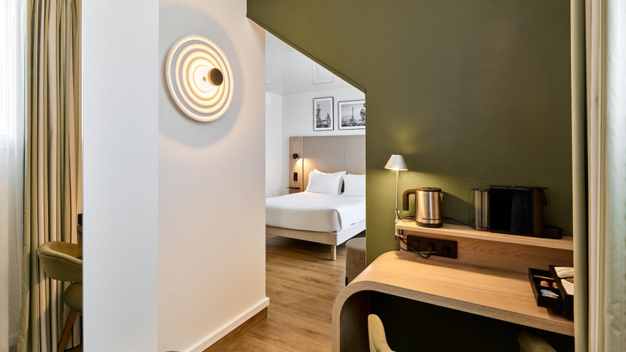 Bedroom 3, Campanile PRIME - Paris 14 Maine Montparnasse, Paris