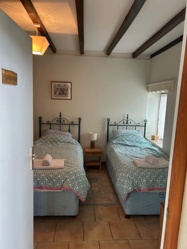 Bedroom 1, Le Chene Vert, Vienne