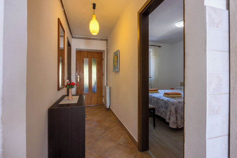 Room 1, Rural Apt Lea for 2 /w Terrace, Koper