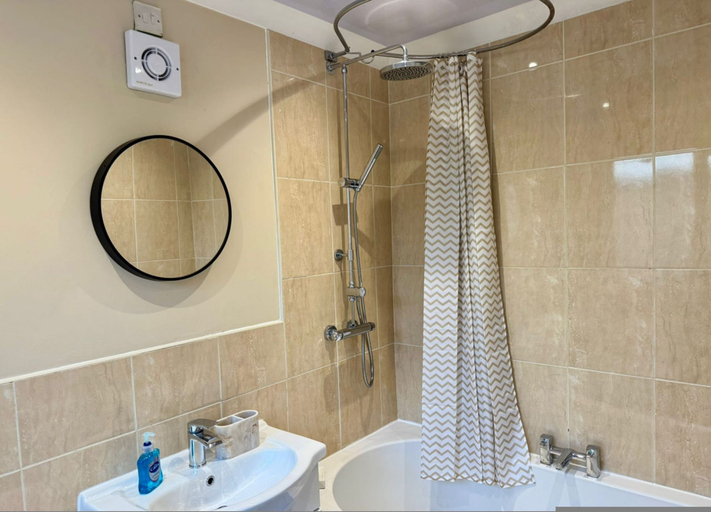 Room 4, South Shields 3BR House Sleeps 6 Great for Group Stays, North Tyneside