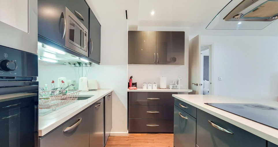 Private kitchen 4, Capital Stay - Two Bed Apartment In Excel, London