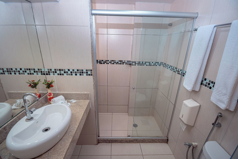 Bathroom 5, Hotel Golden Park Salvador by Nacional inn, Salvador