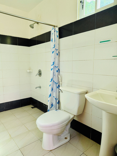 Bathroom 5, Buena's Haven Travelodge, El Nido