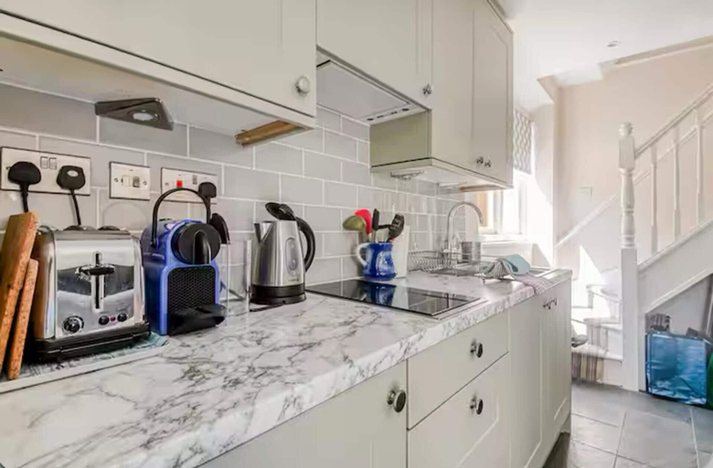Others 5, Moseley - House - Sleeps 4 - Parking - Garden, Birmingham
