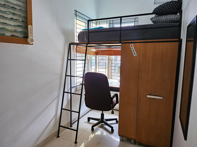 Others 3, HNet House, Depok