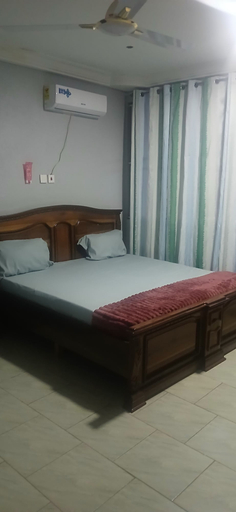 Room 5, Kwaku Boadi Memorial lodge, Kumasi