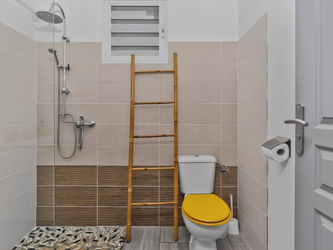 Bathroom 2, L'accroche Coeur - Piscine, Saint-François