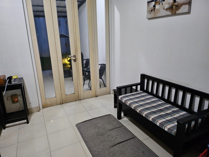 Others 2, HNet House, Depok