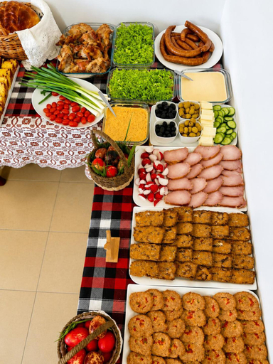 Food & Drinks 5, Conacul Birtoc Refugiu Traditional in Maramures, Calinesti