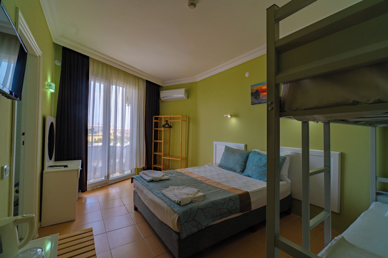 Bedroom 2, De Mare Family Hotel, Alanya