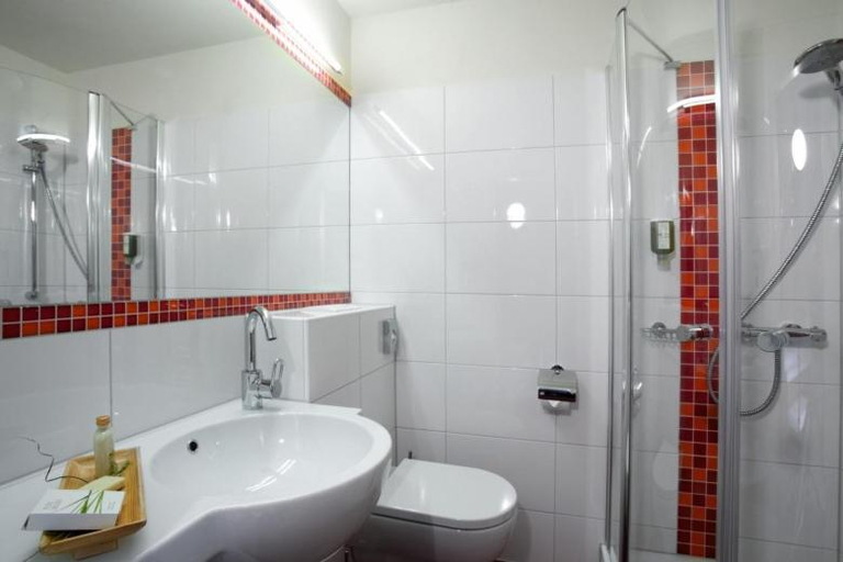 Bathroom, Familienhotel Lagant, Bludenz