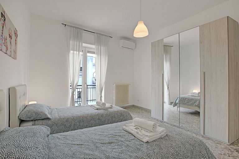 Room 5, Casa Ojala' in the Center of Alberobello, Bari