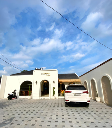 3, NUMAR VILLAS - bohemian with private pool, Sleman