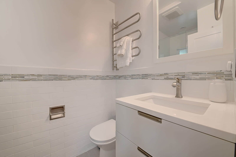 Bathroom 3, Belmont Shore - 2 Blocks to Beach - World Cup - Sleeps 6, Los Angeles