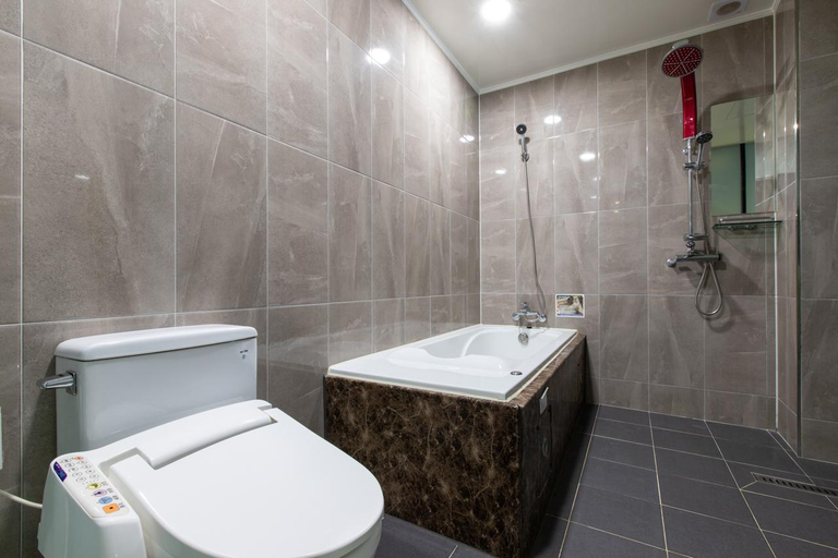 Bathroom 3, Incheon Pentastar Hotel, Gimpo