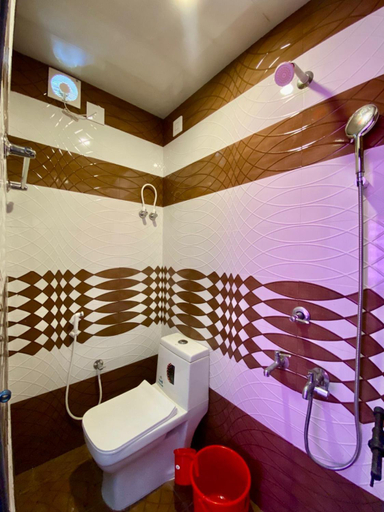 Bathroom 2, RAJATHEERAM BEACH HOMESTAY & BACkWATER CRUISE Alleppey, Alappuzha