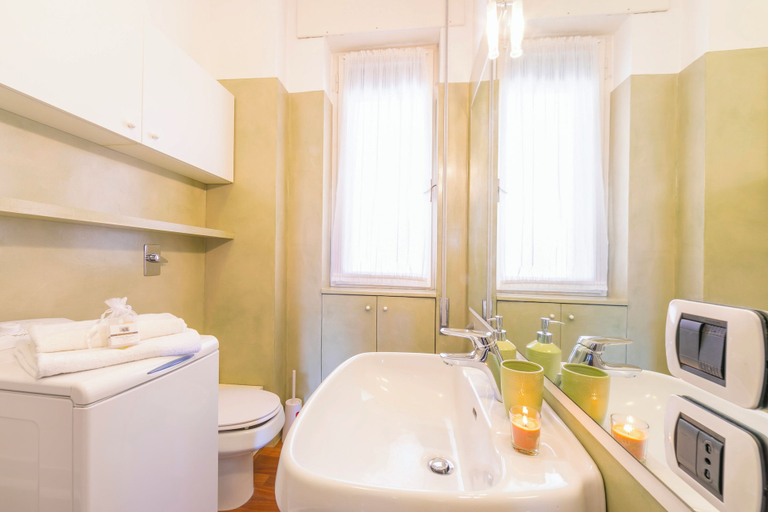 Bathroom, Appartamento Il Golfo: Lake View in Laveno-mombello, Varese