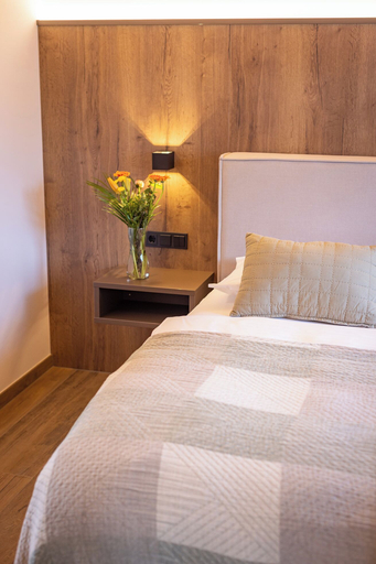 Room 4, Lennis Apartments by we rent, Zell am See