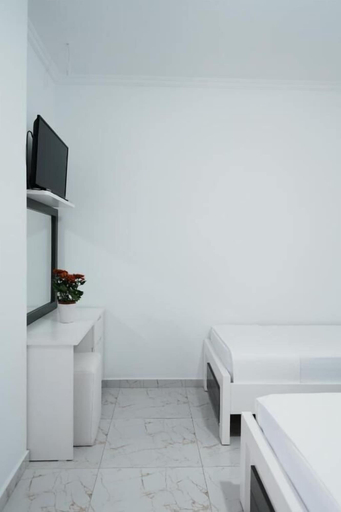 Others 5, Eos ApartHotel, Sarandës