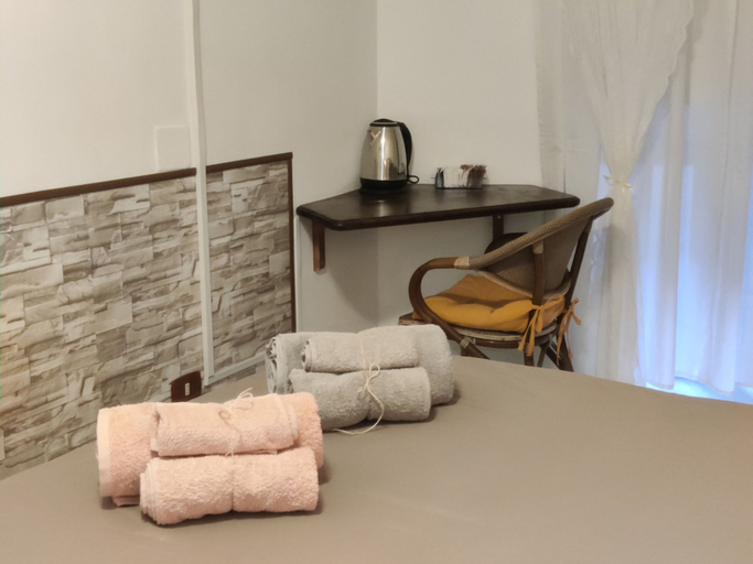 Bedroom 3, The Second Floor, Napoli