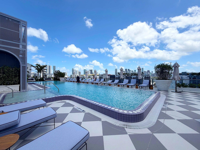 Pool 5, Wynwood Walls Building - We Host, Miami-Dade
