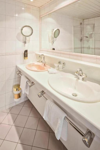 Bathroom 4, Hotel Pfeifer, Bludenz