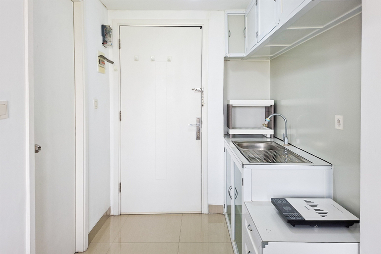 Private kitchen 2, Comfy White Studio At Poris 88 Apartment, Tangerang