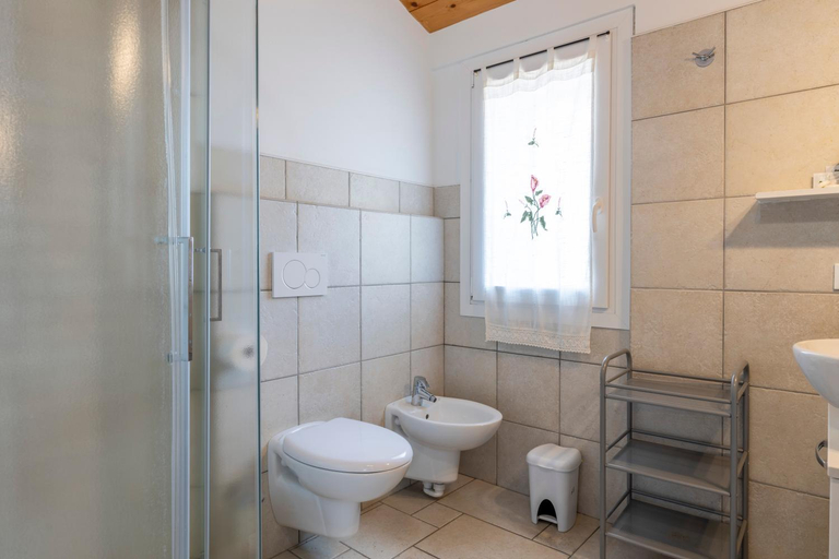 Bathroom 2, Agriturismo Il Vecchio Mulino, Imperia