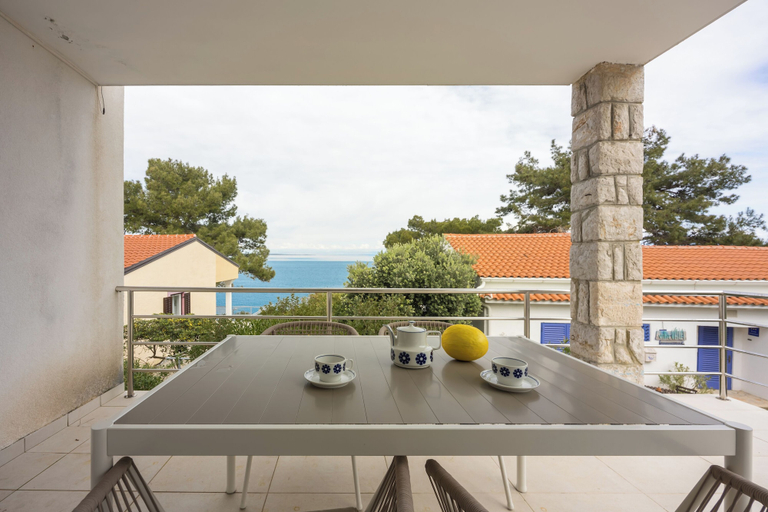 Outdoor dining 3, Valdarke Vittorio Apt With Sea View Terrace, Mali Lošinj