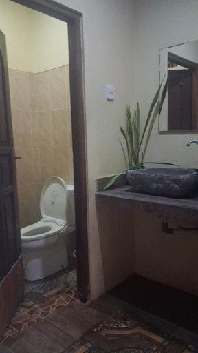 Bathroom 2, Sila Urip Guest House, Gianyar