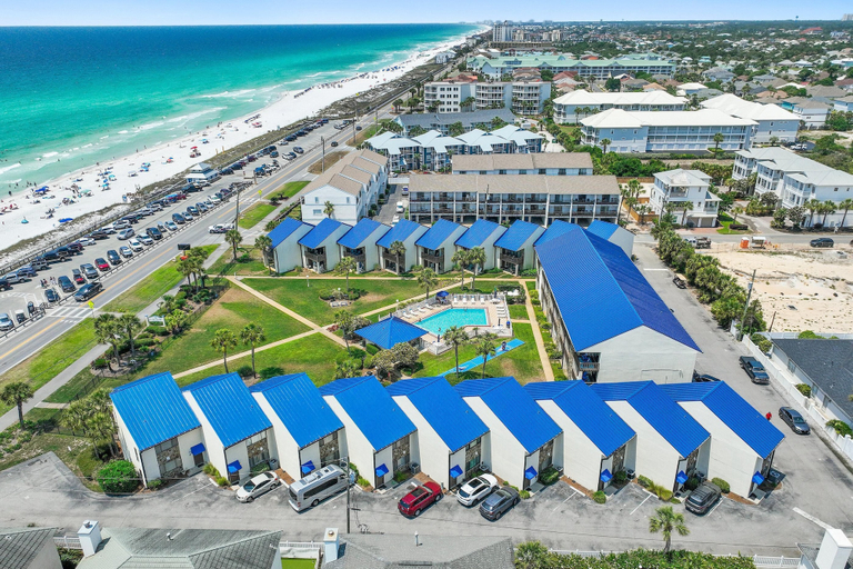 Exterior & Views 2, Blue Surf 15B, Walton