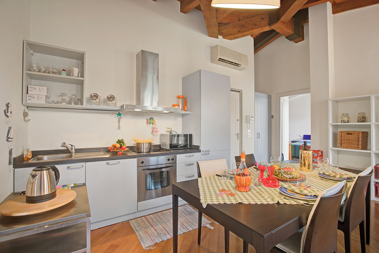 Private kitchen, Morgante Salo-lake View & Parking, Brescia