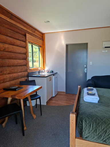 Bedroom 2, Shining Star Beachfront Accommodation, Westland