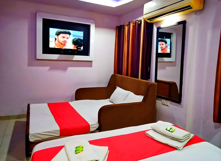 Bedroom 4, Hotel President, Satara