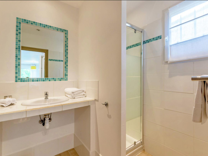 Bathroom 4, Apartment in Montauroux by Lake Cassien, Var