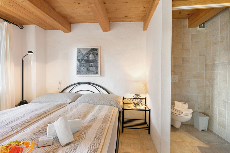 Room 4, Rustico Paese Verzasca With Mountain View, Locarno