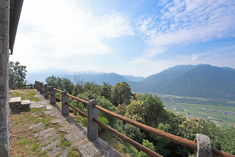 Property grounds, Ca Brunella 1 Lake Maggiore View Terrace for Two, Locarno