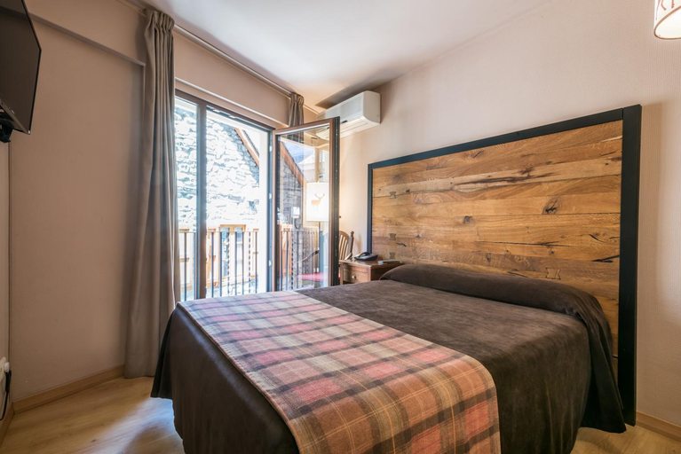 Bedroom 3, Riu Nere, Lleida