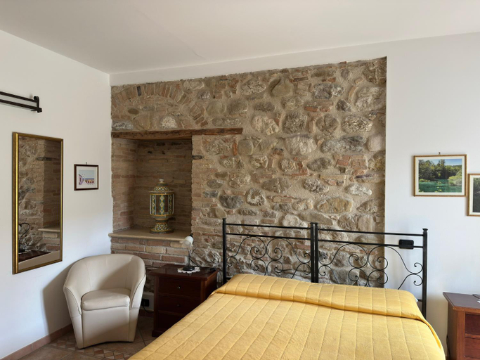 Bedroom 2, Antica Interamnia, Teramo