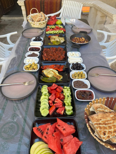 Others 4, Sermest House, Merkez