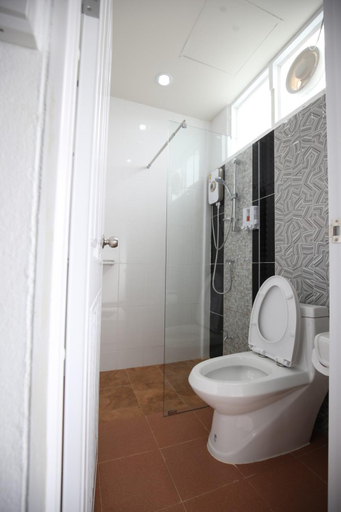 Bathroom 3, Sabunnga Hostel, Muang Chiang Rai