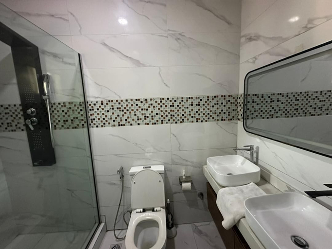 Bathroom 5, Presken Waters, Eti-Osa